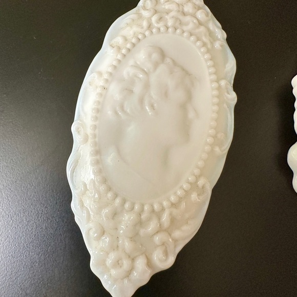FOSTORIA, JENNY LIND, PRESSED, MILK GLASS, CAMEO, PIN BOX WITH LID. - Picture 10 of 14